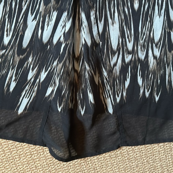 Miracle body large l tunic sheer lace in back with button to create flow hot - Picture 7 of 9